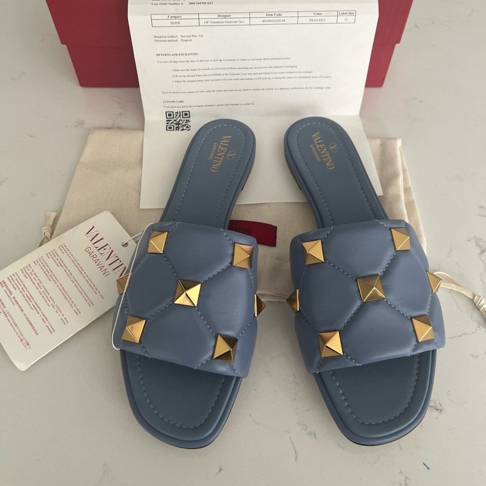 Valentino Garavani ROMAN STUD FLAT SLIDE SANDAL IN QUILTED NAPPA - Picture 11 of 12